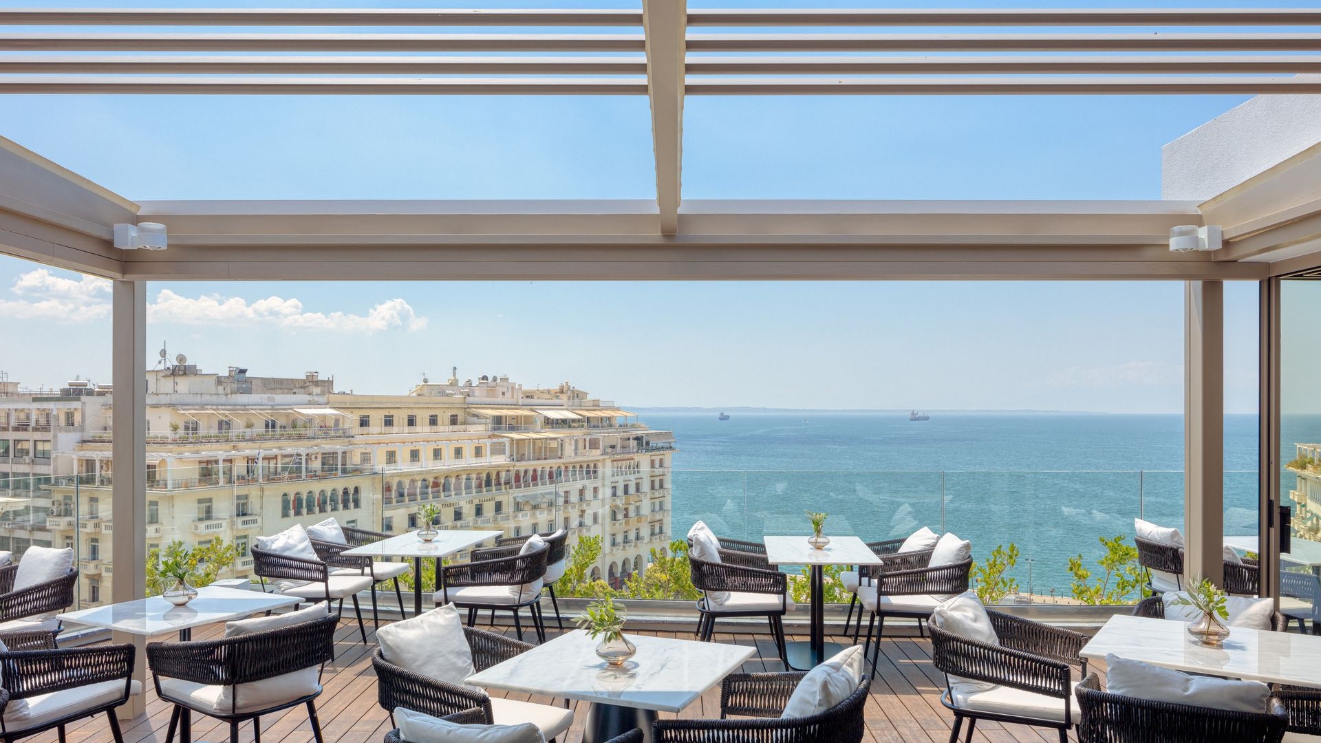 _01 - roof restaurant_resized