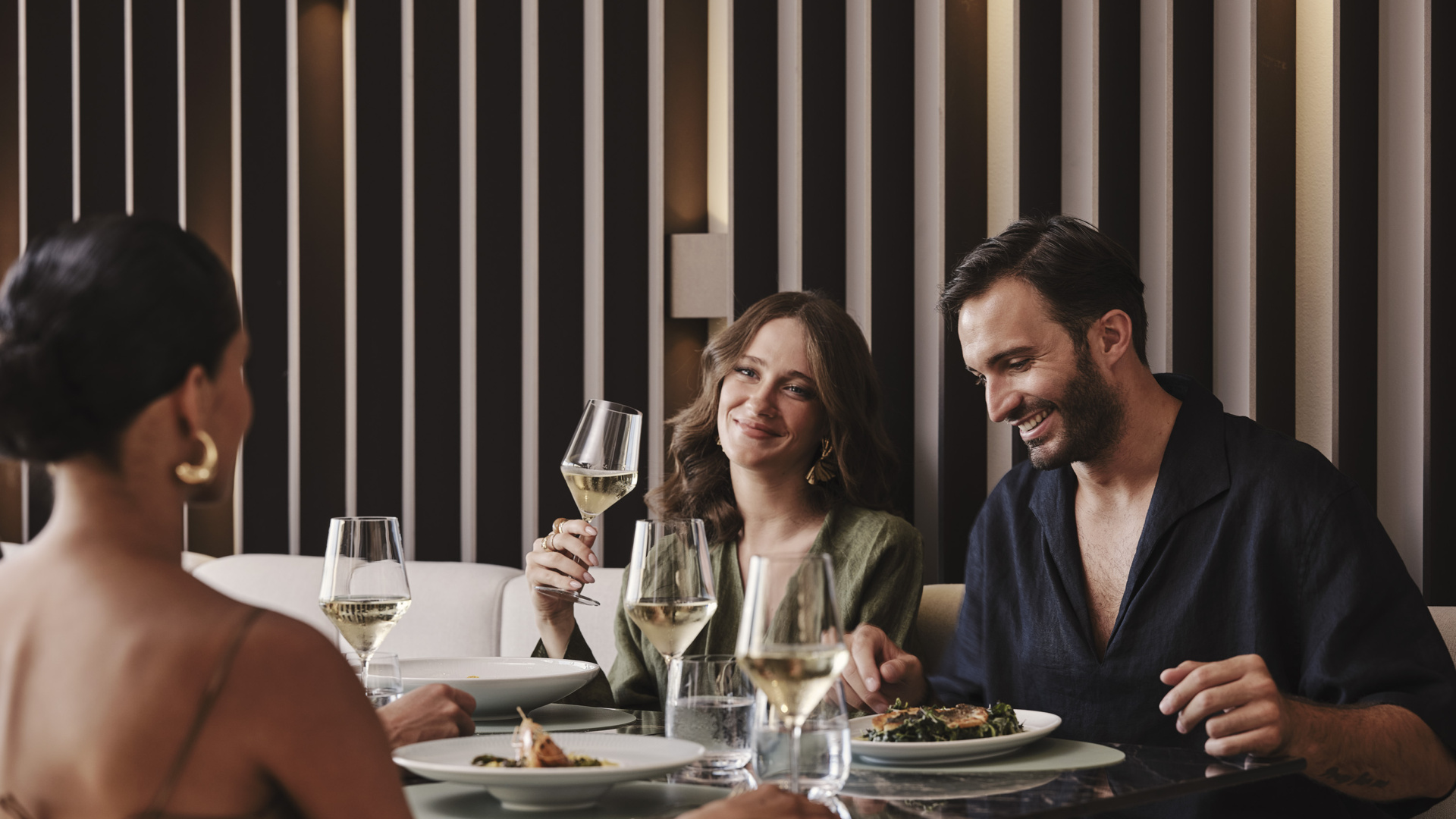 focal-rooftop-dining-experience-electra-rhythm-athens