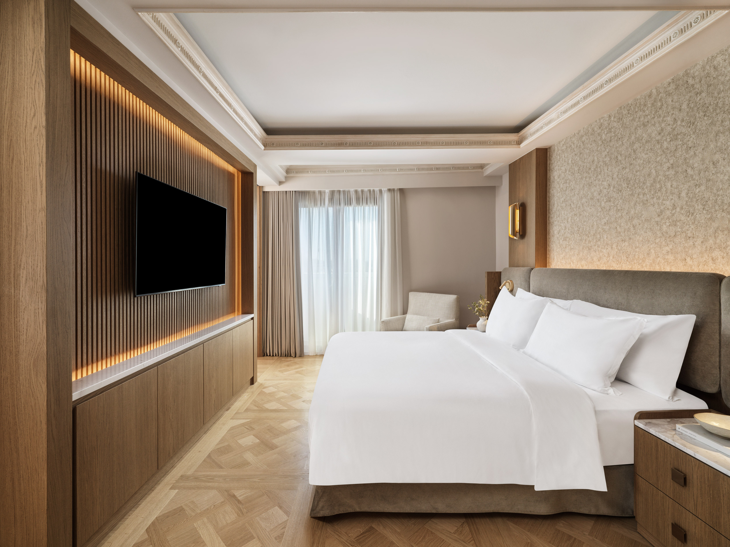 electra-palace-athens-presidential-bedroom-overview