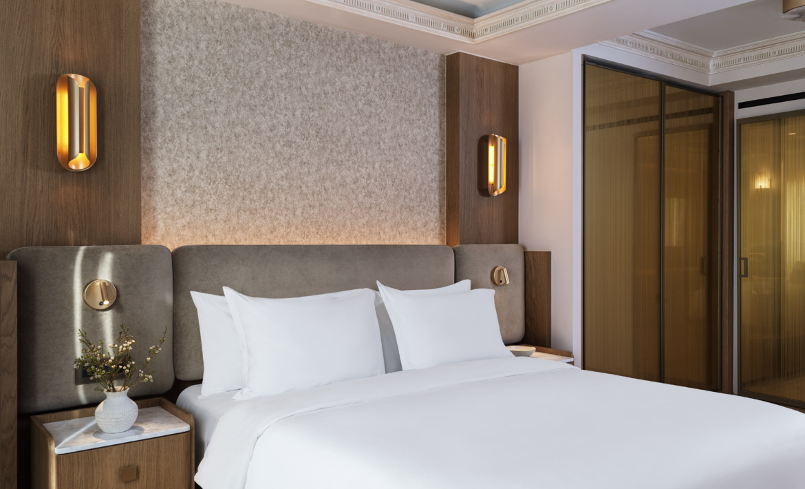 electra-palace-athens-presidential-suite-bedroom