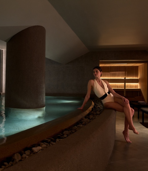 electra-aristotelous-spa-indoor-pool-woman